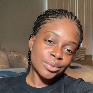 Meet your Posher, Chanel